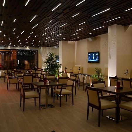 Zenti Plaza Hotel Drobeta Turnu Severin Exterior foto