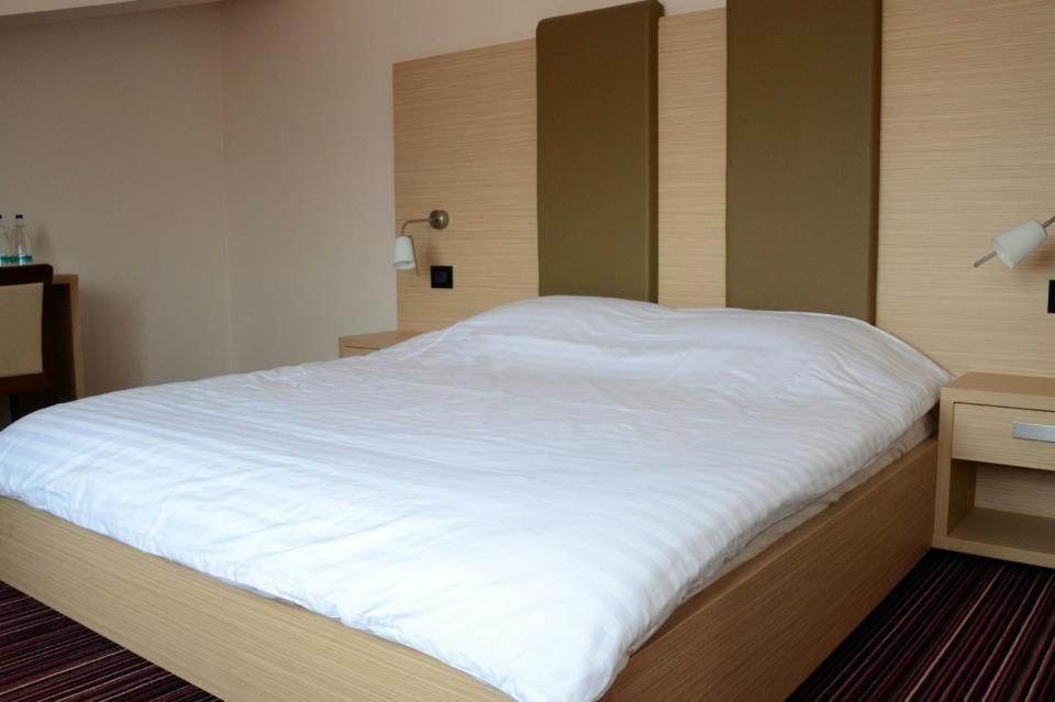 Zenti Plaza Hotel Drobeta Turnu Severin Zimmer foto