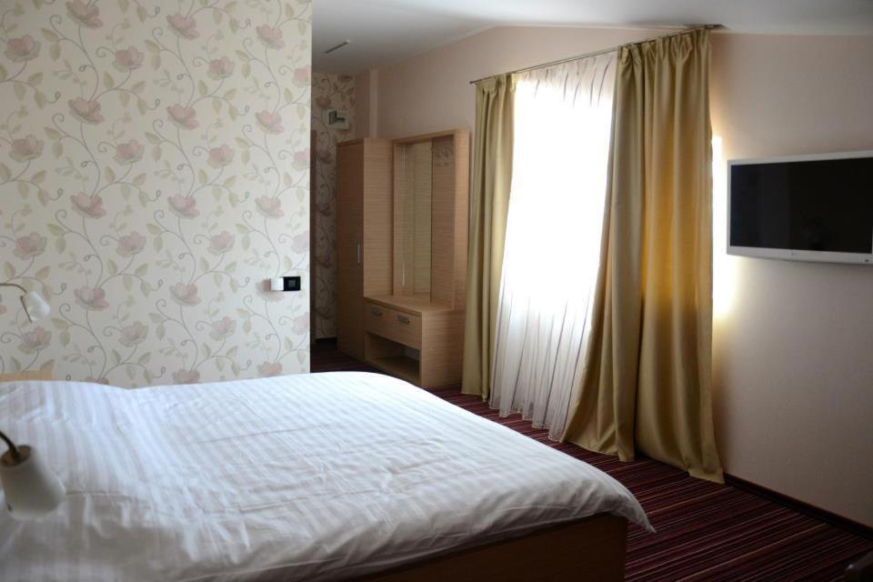 Zenti Plaza Hotel Drobeta Turnu Severin Zimmer foto