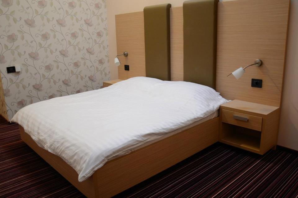 Zenti Plaza Hotel Drobeta Turnu Severin Exterior foto